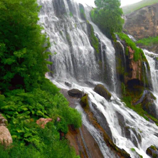 מפל ג'רמוק (Jermuk Waterfall) בארמניה